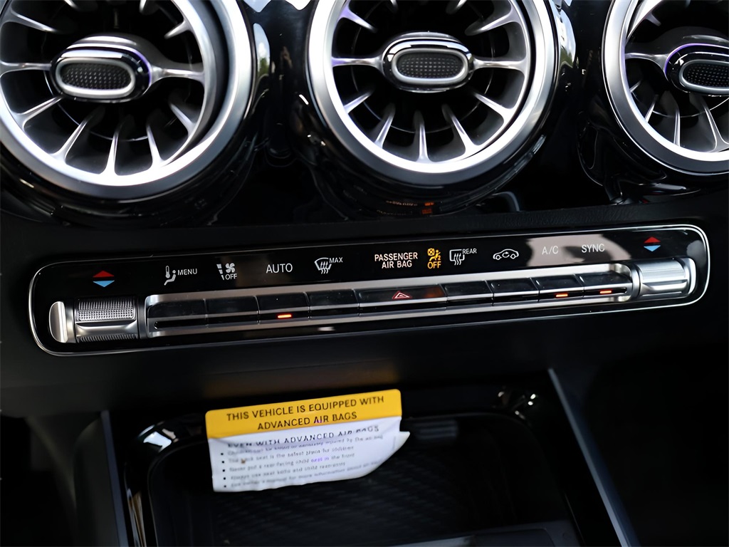 2025 Mercedes Benz GLA 250 4MATIC photo 24