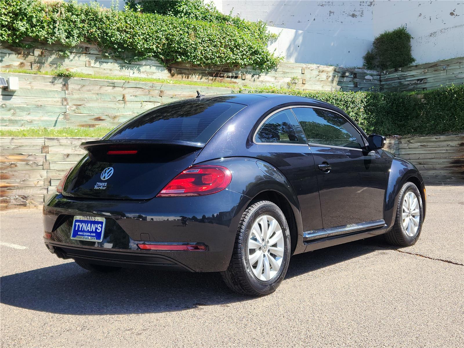 2019 Volkswagen Beetle S photo 3