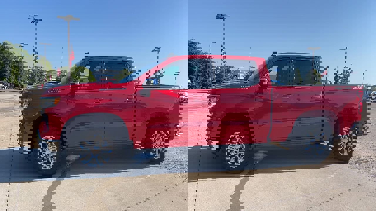 2025 Chevrolet Silverado 1500 LT photo 5