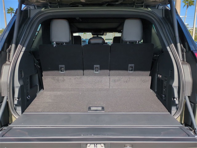2025 Ford Expedition photo 12