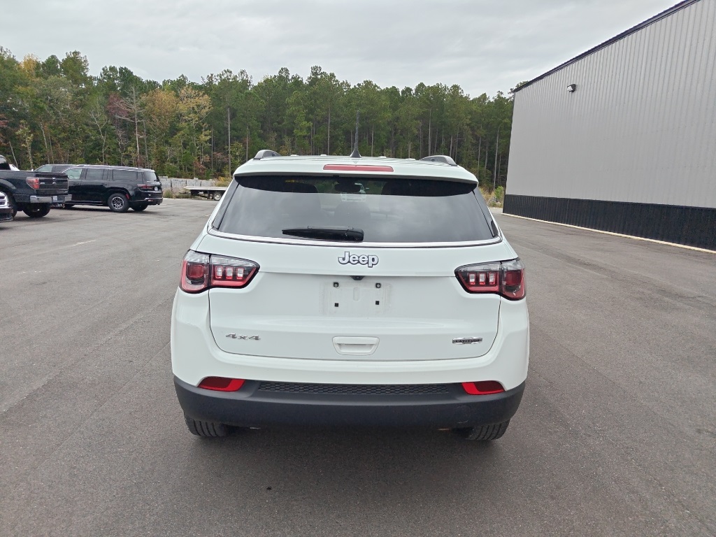 2024 Jeep Compass Latitude photo 3