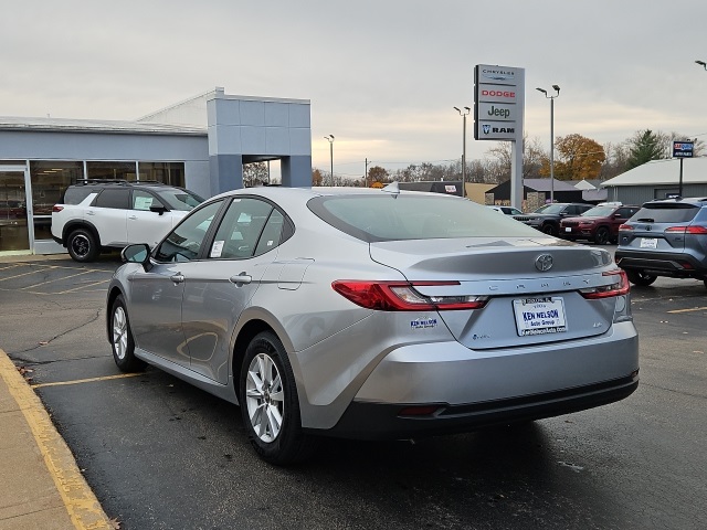 2026 Toyota Camry LE photo 4