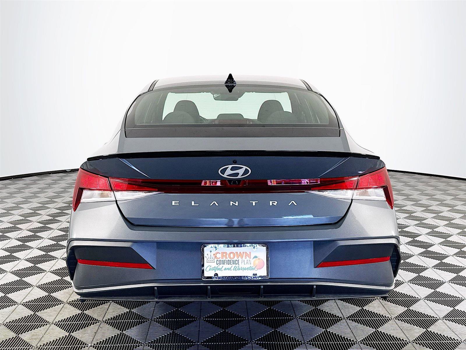 2025 Hyundai Elantra SEL Sport photo 6