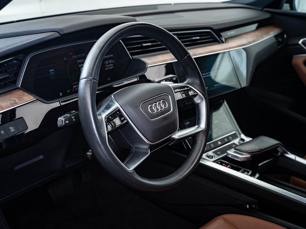2022 Audi e-tron Premium photo 19