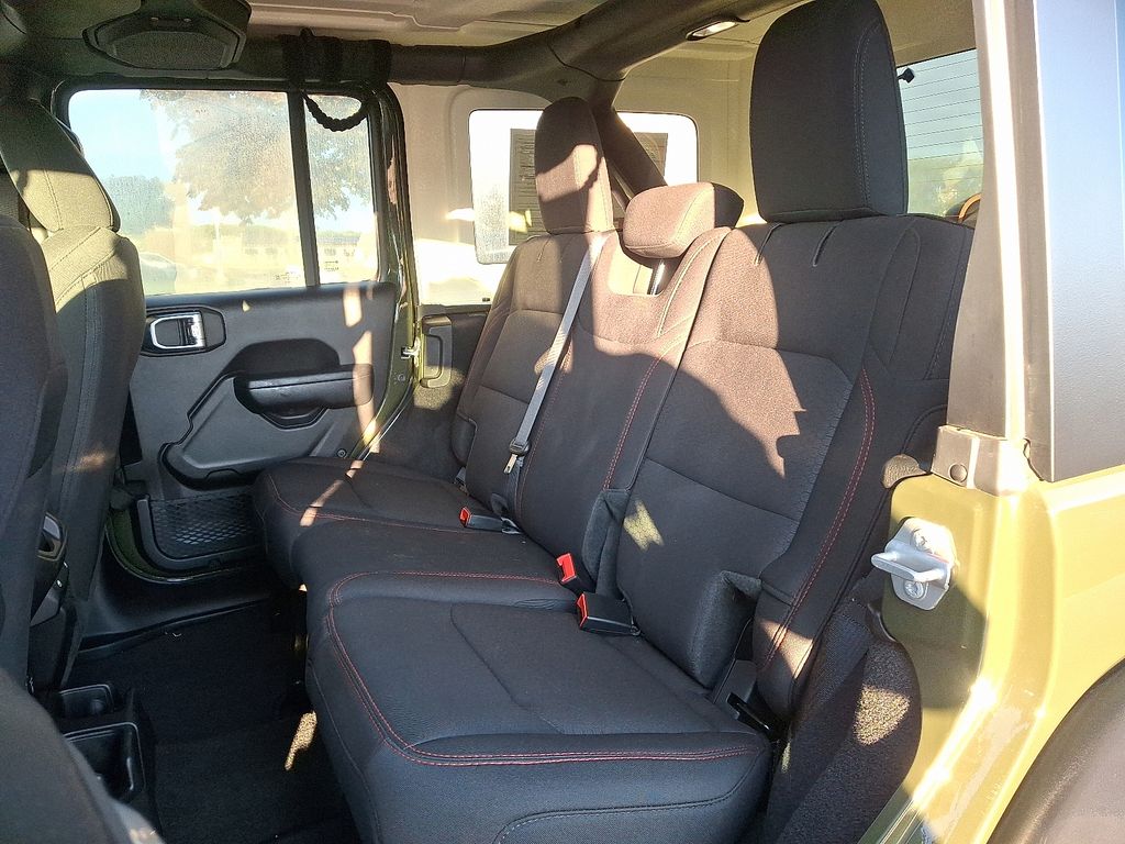 2023 Jeep Wrangler Rubicon photo 9