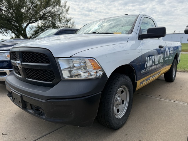 2019 Ram 1500 Classic Tradesman photo 3