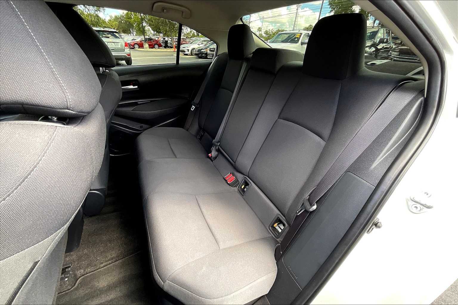 2021 Toyota Corolla Hybrid LE photo 24