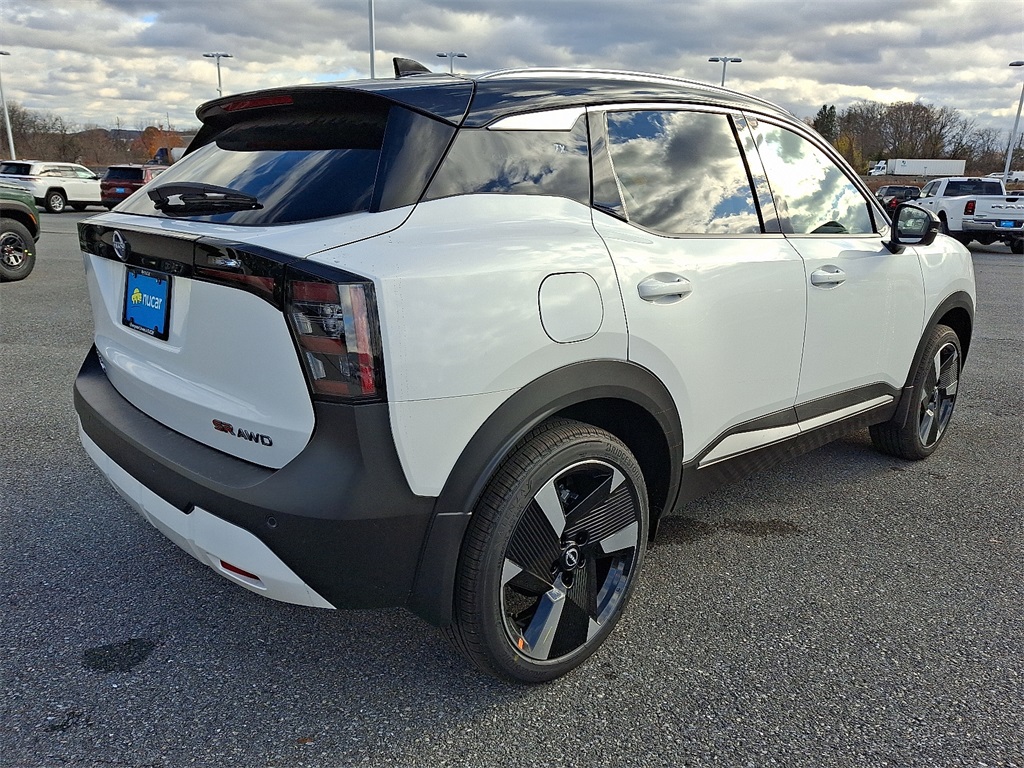 2026 Nissan Kicks SR photo 4