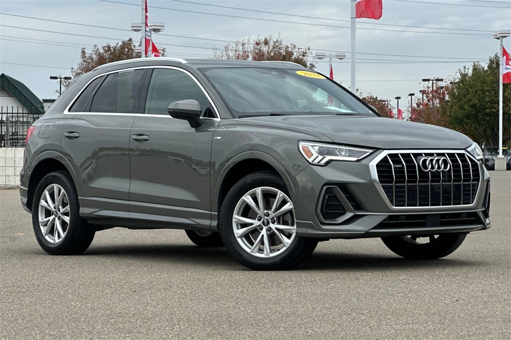 2022 Audi Q3 Premium Plus S line photo 2