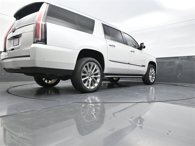 2017 Cadillac Escalade ESV Luxury photo 33