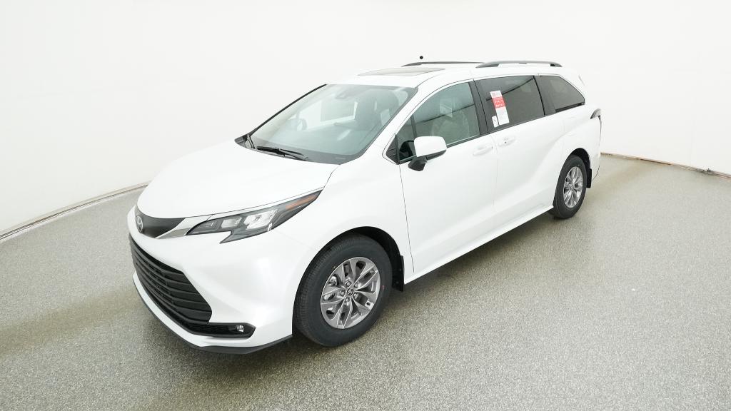 2026 Toyota Sienna XLE's photo