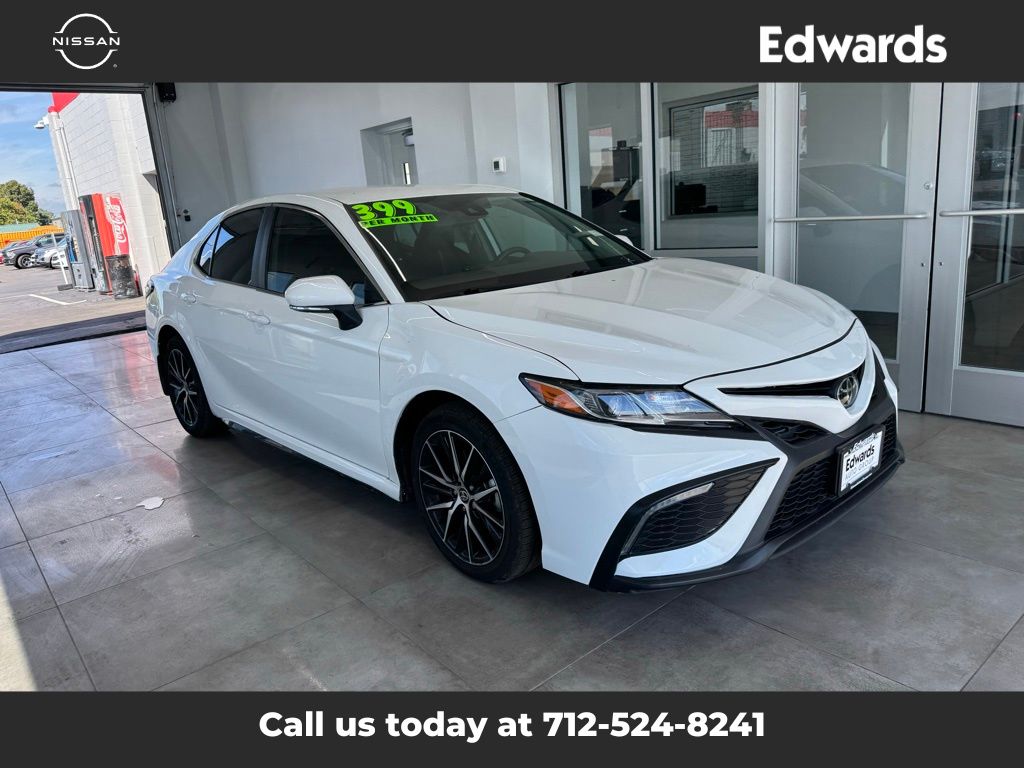 2024 Toyota Camry SE photo 2