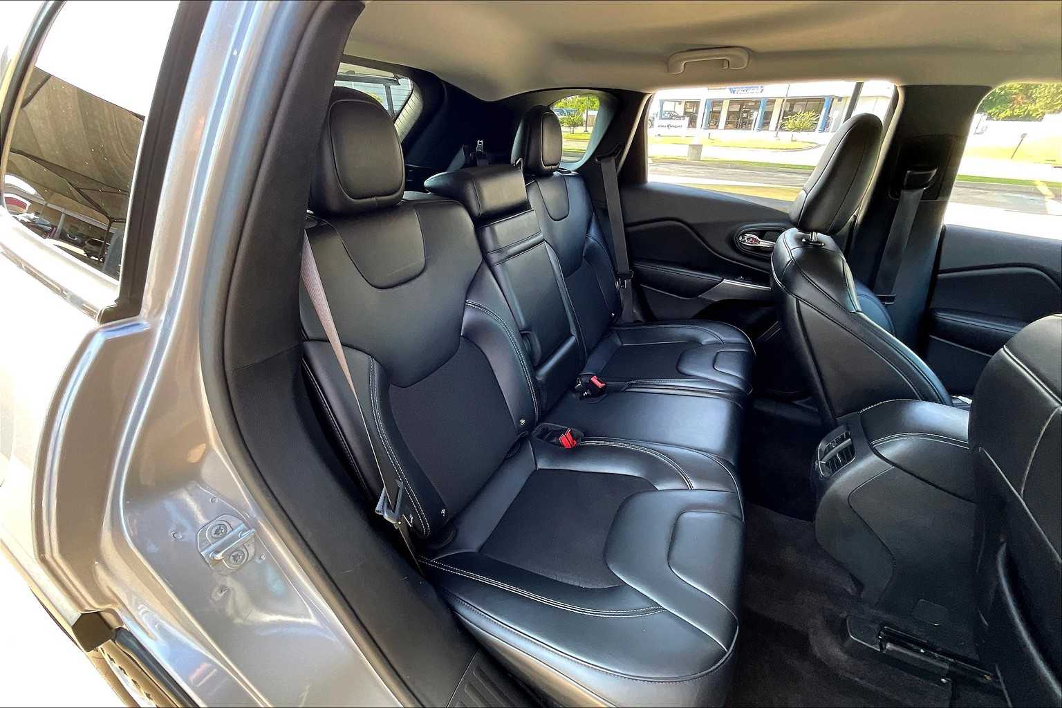 2019 Jeep Cherokee Latitude photo 17