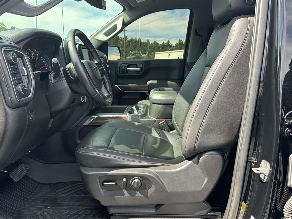 2021 Chevrolet Silverado Trail Boss LT photo 3