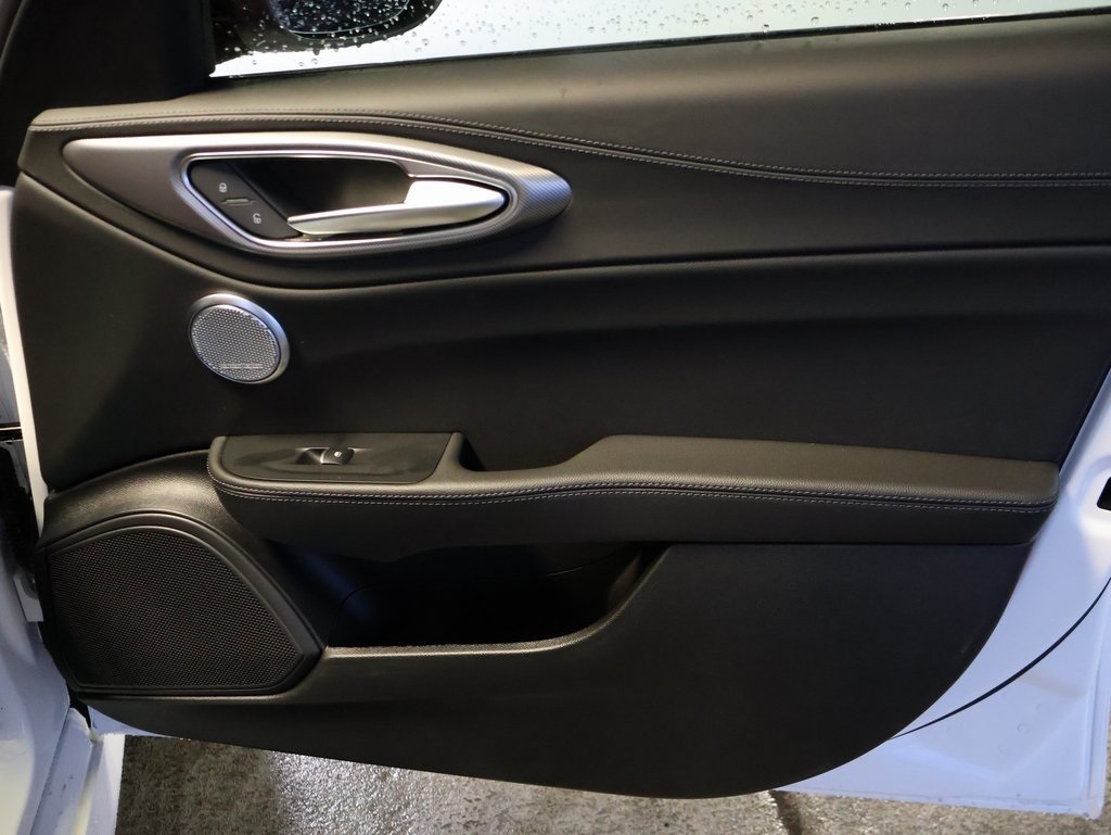2025 Alfa Romeo Giulia Base photo 12