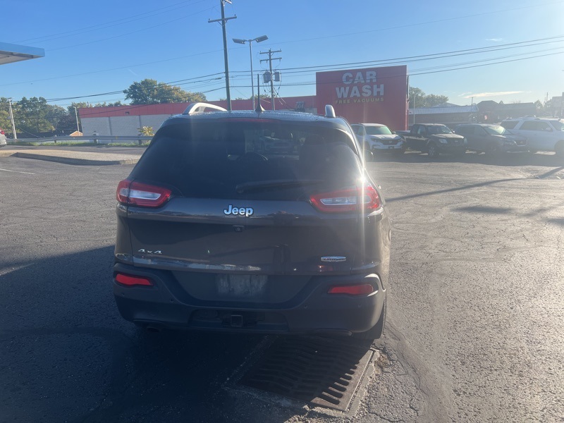 2018 Jeep Cherokee Latitude photo 3