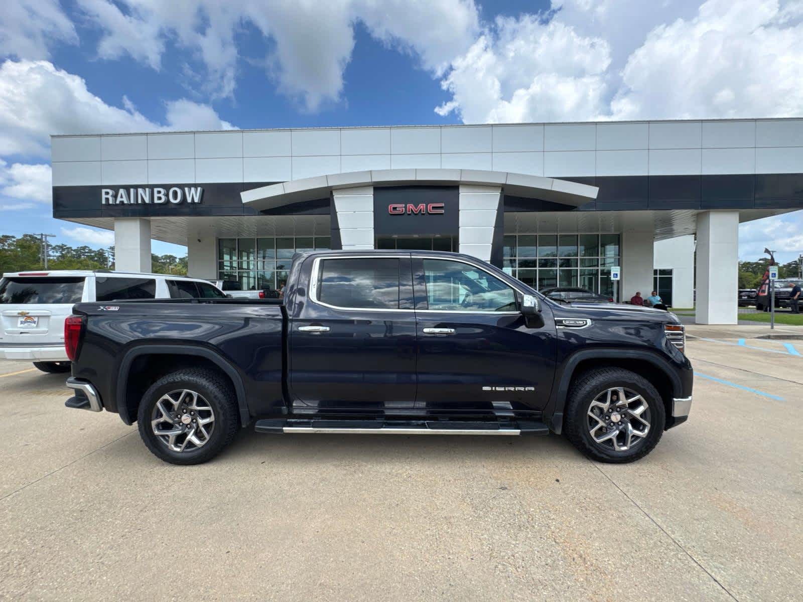 2023 GMC Sierra 1500 SLT's photo