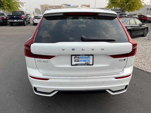 2026 Volvo XC60 B5 Plus photo 4