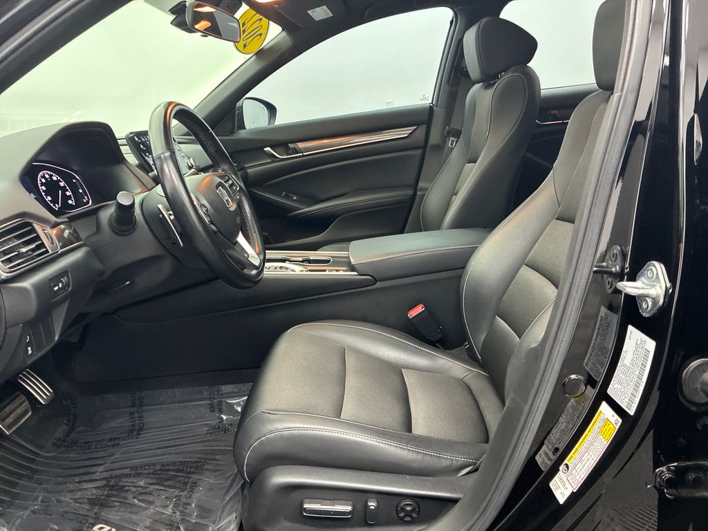 2022 Honda Accord Sport 2.0T photo 9