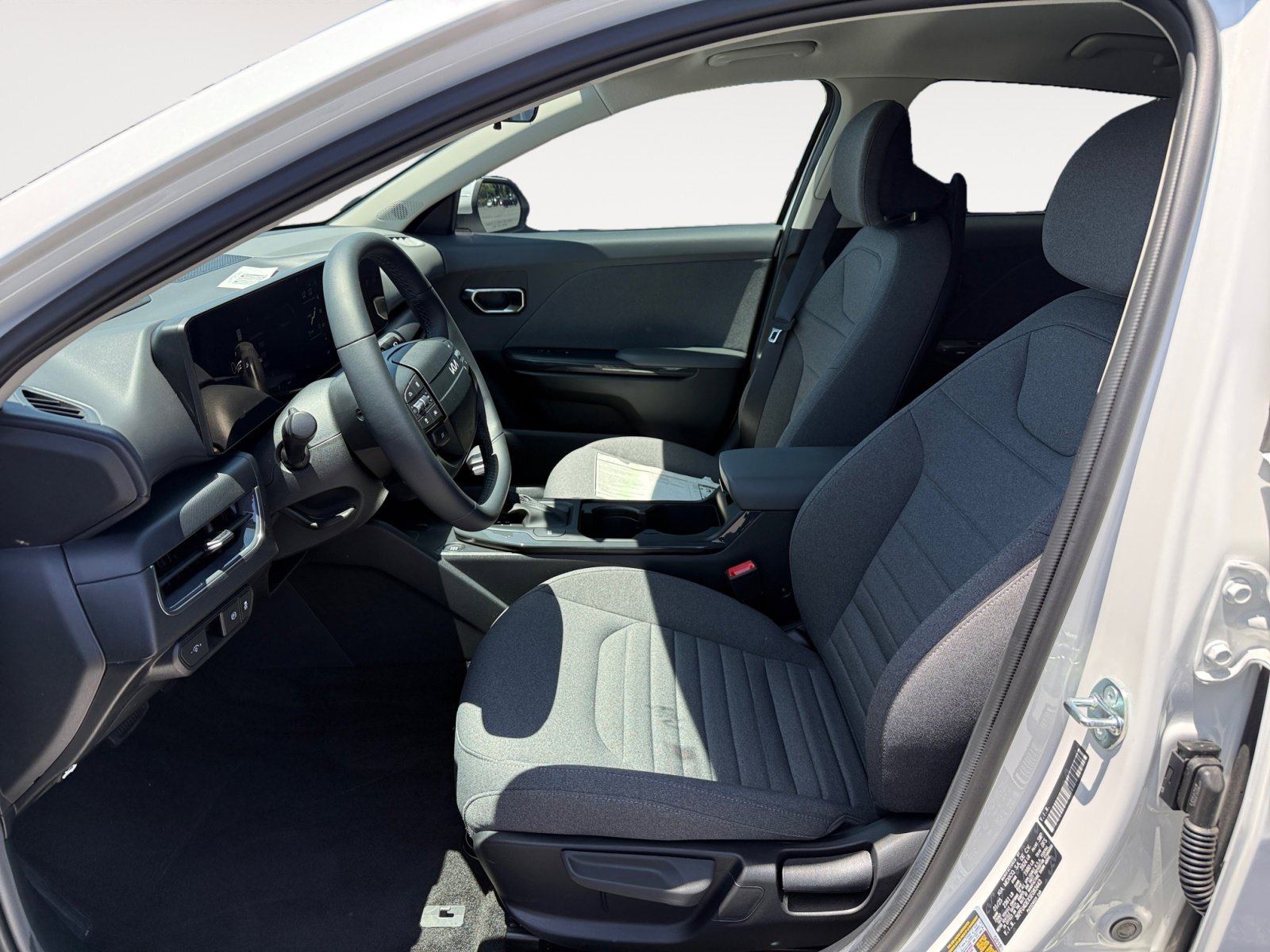 2025 Kia K4 EX photo 10
