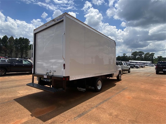2025 Ford E-350 photo 3