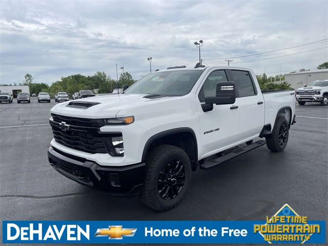 2025 Chevrolet Silverado 2500HD Custom photo 4