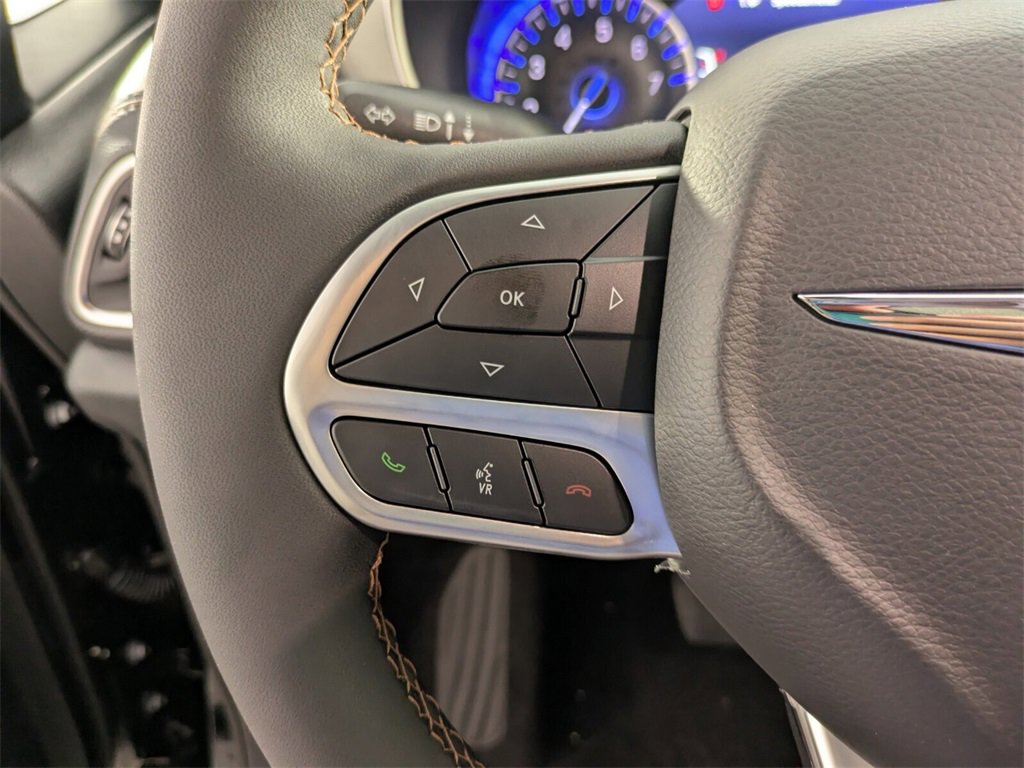 2026 Chrysler Pacifica Pinnacle photo 19