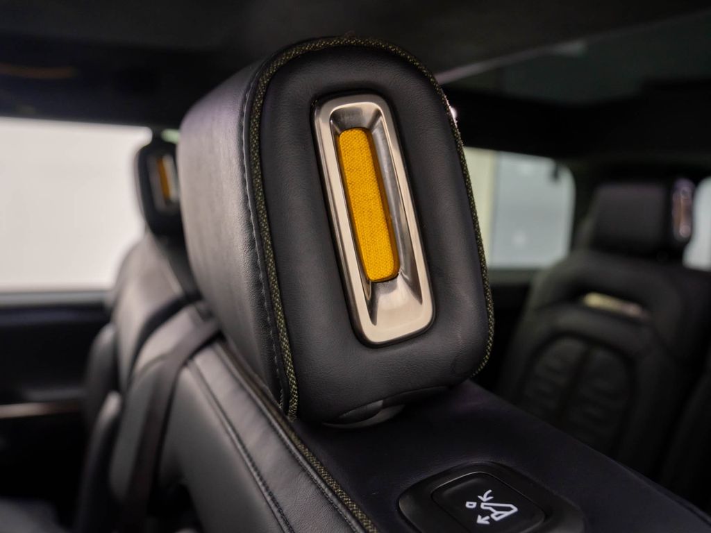 2022 Rivian R1S Launch Edition photo 18