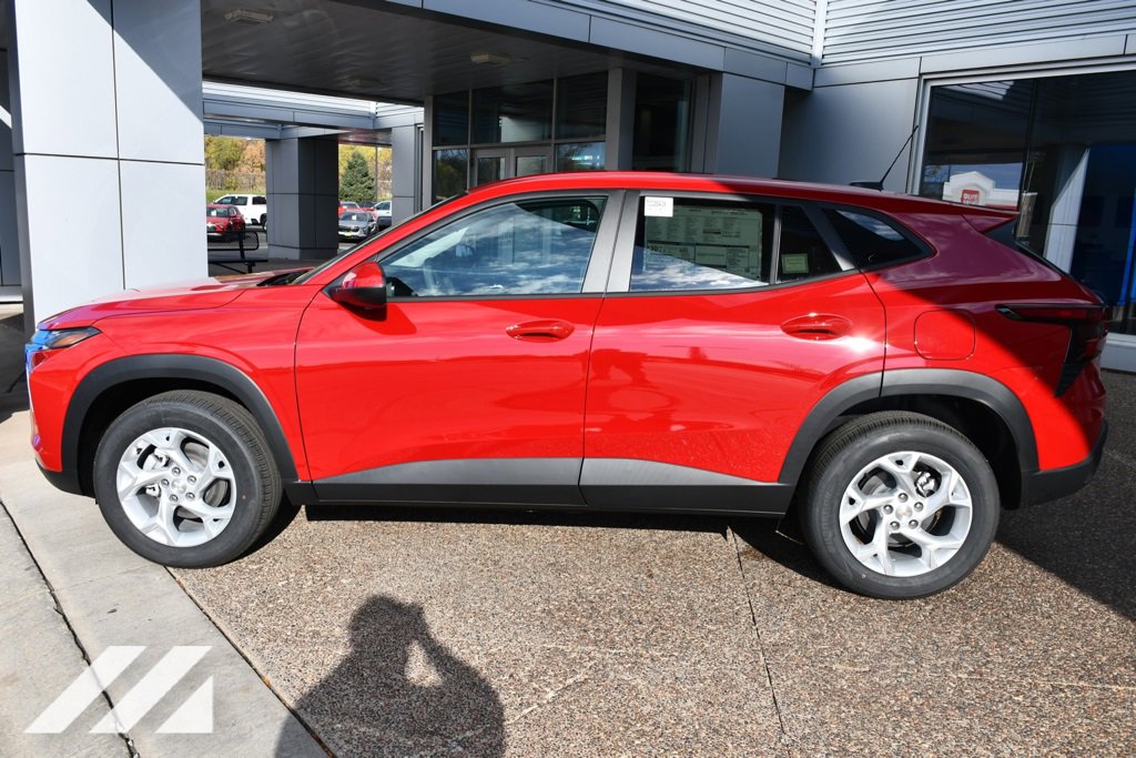 2026 Chevrolet Trax LS photo 3