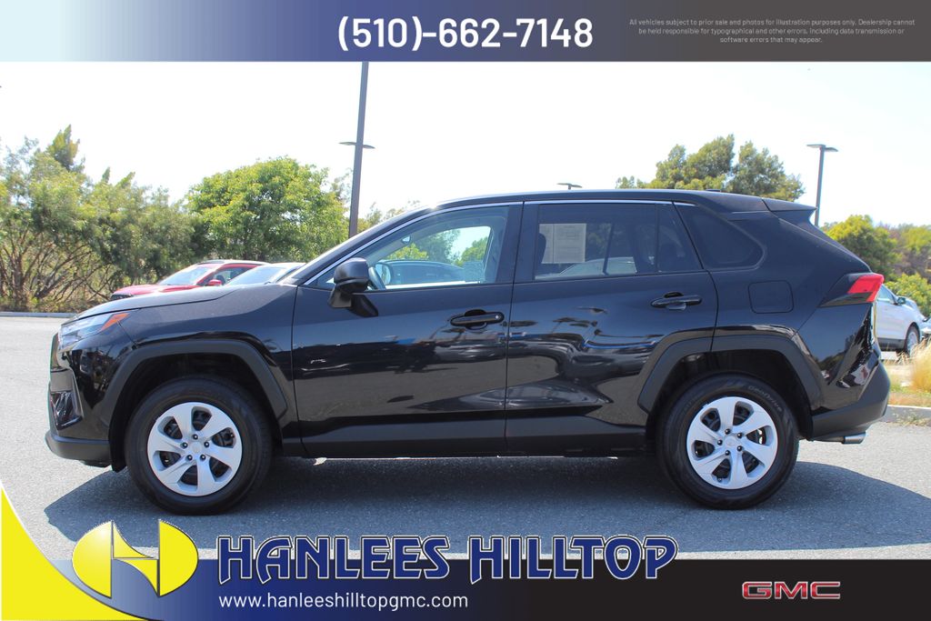 2024 Toyota RAV4 LE photo 6