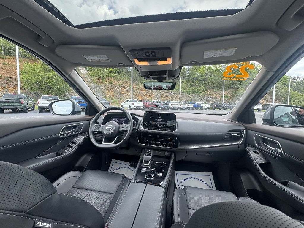 2023 Nissan Rogue Platinum photo 12