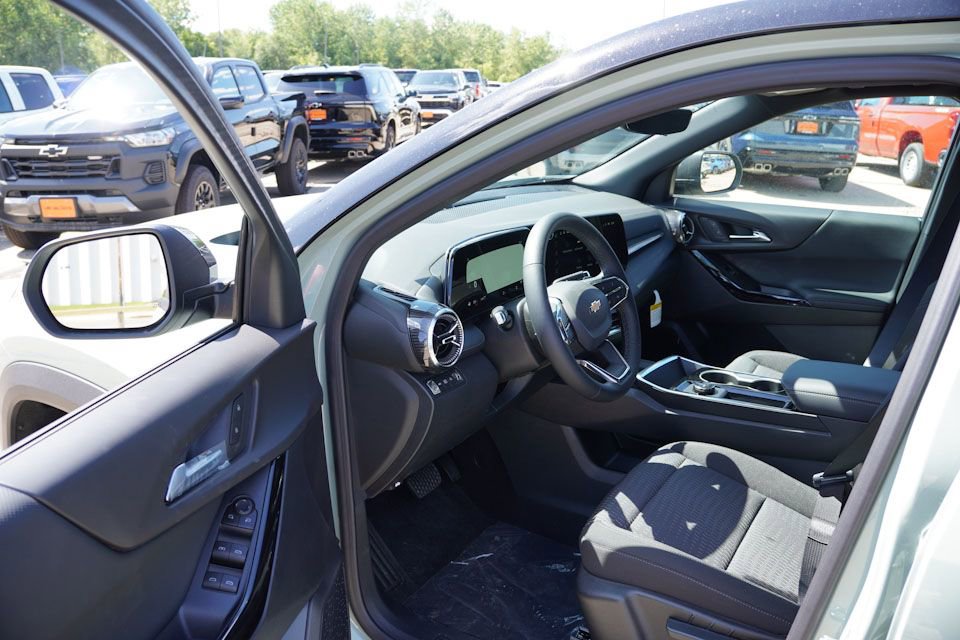 2026 Chevrolet Equinox LT photo 5