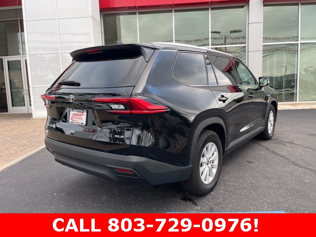 2024 Toyota Highlander Hybrid XLE photo 3