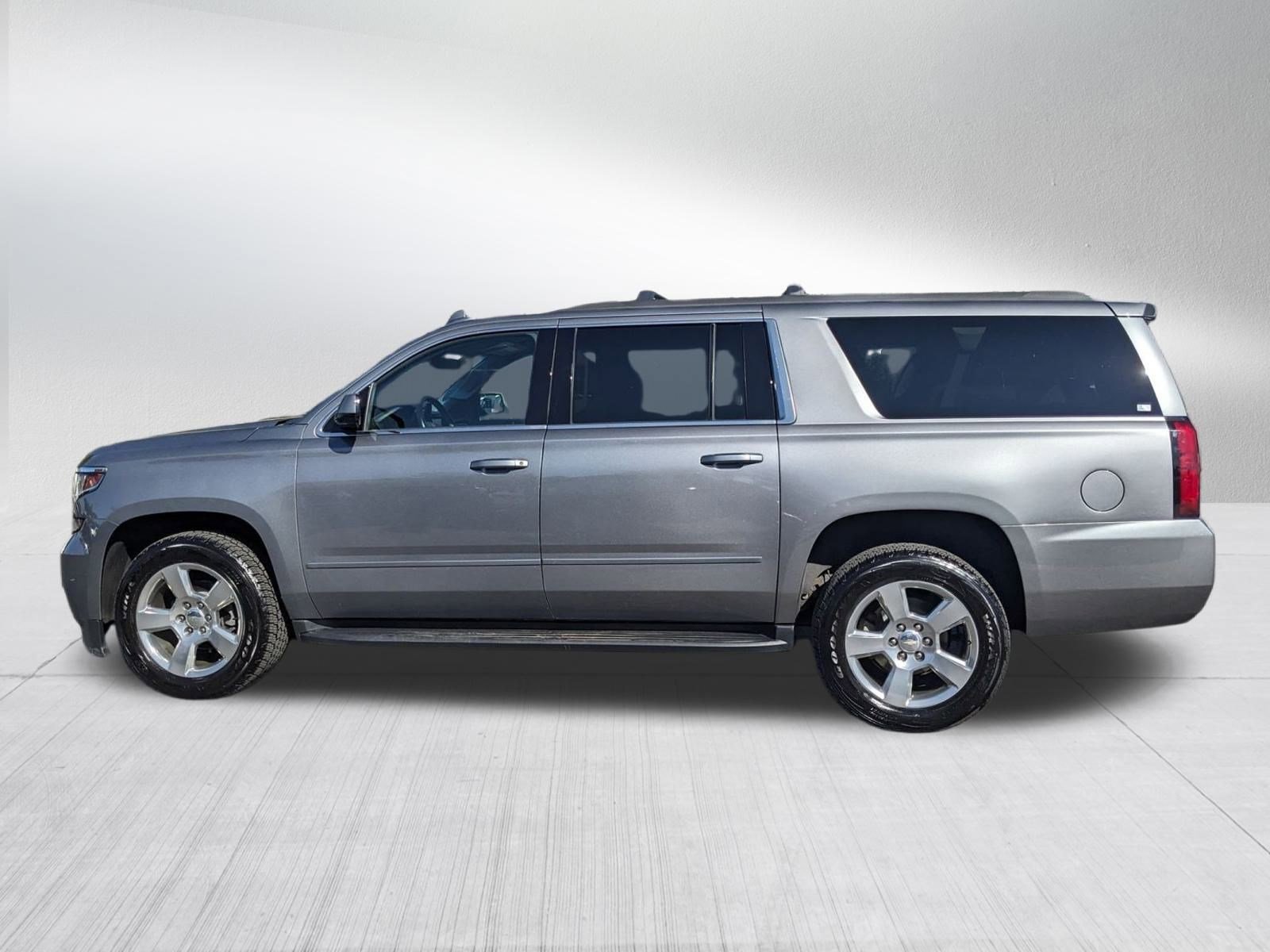 2018 Chevrolet Suburban LS photo 2