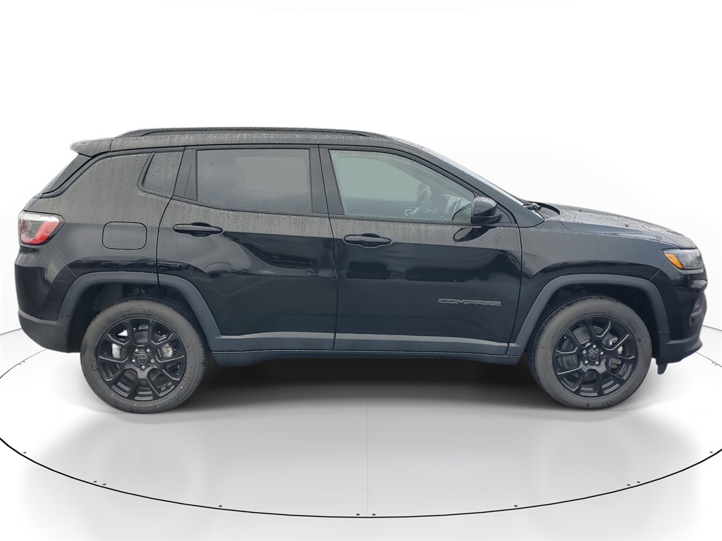 2026 Jeep Compass Latitude Altitude photo 4