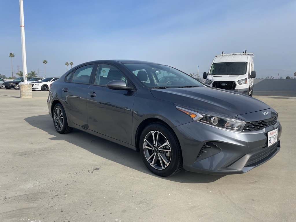 2023 Kia Forte LXS's photo
