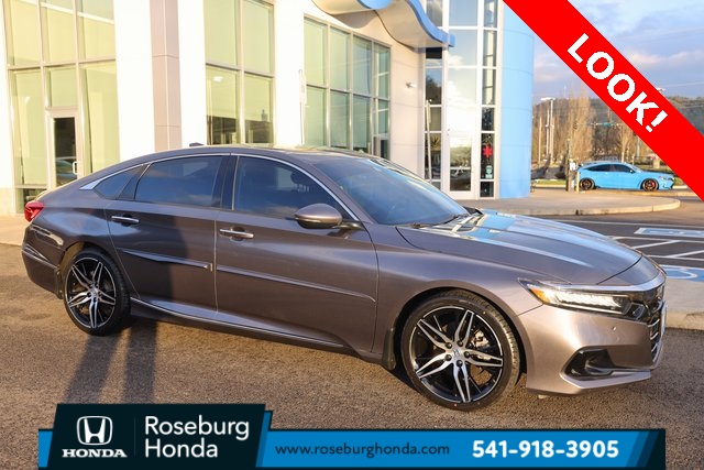 2022 Honda Accord Touring's photo