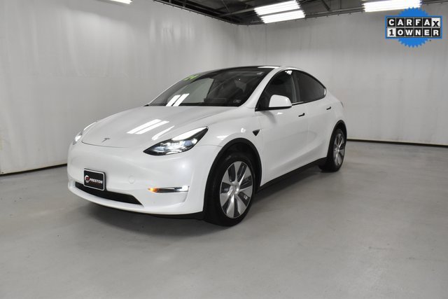 2024 Tesla Model Y Long Range photo 2