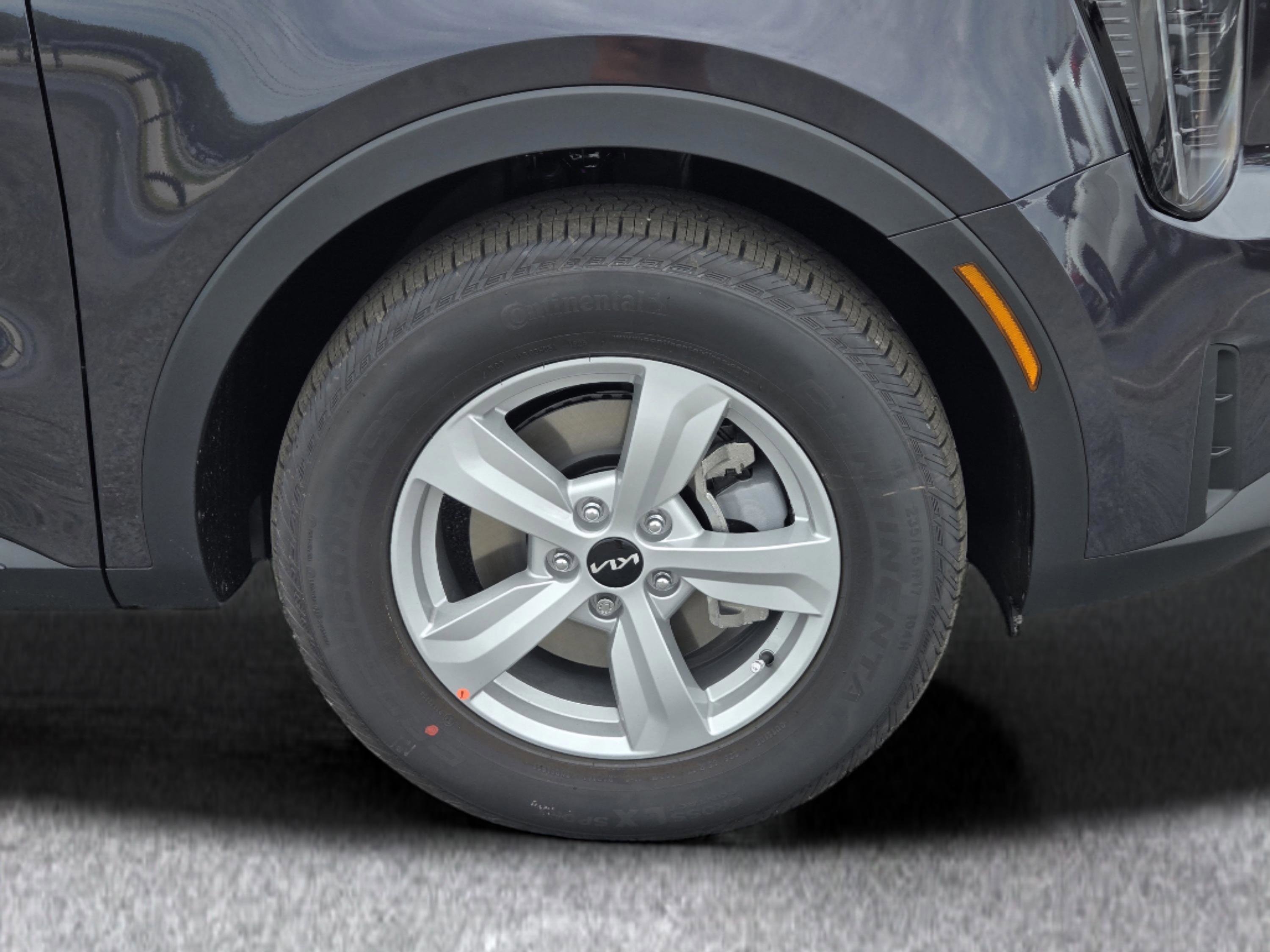 2025 Kia Sorento LX photo 4