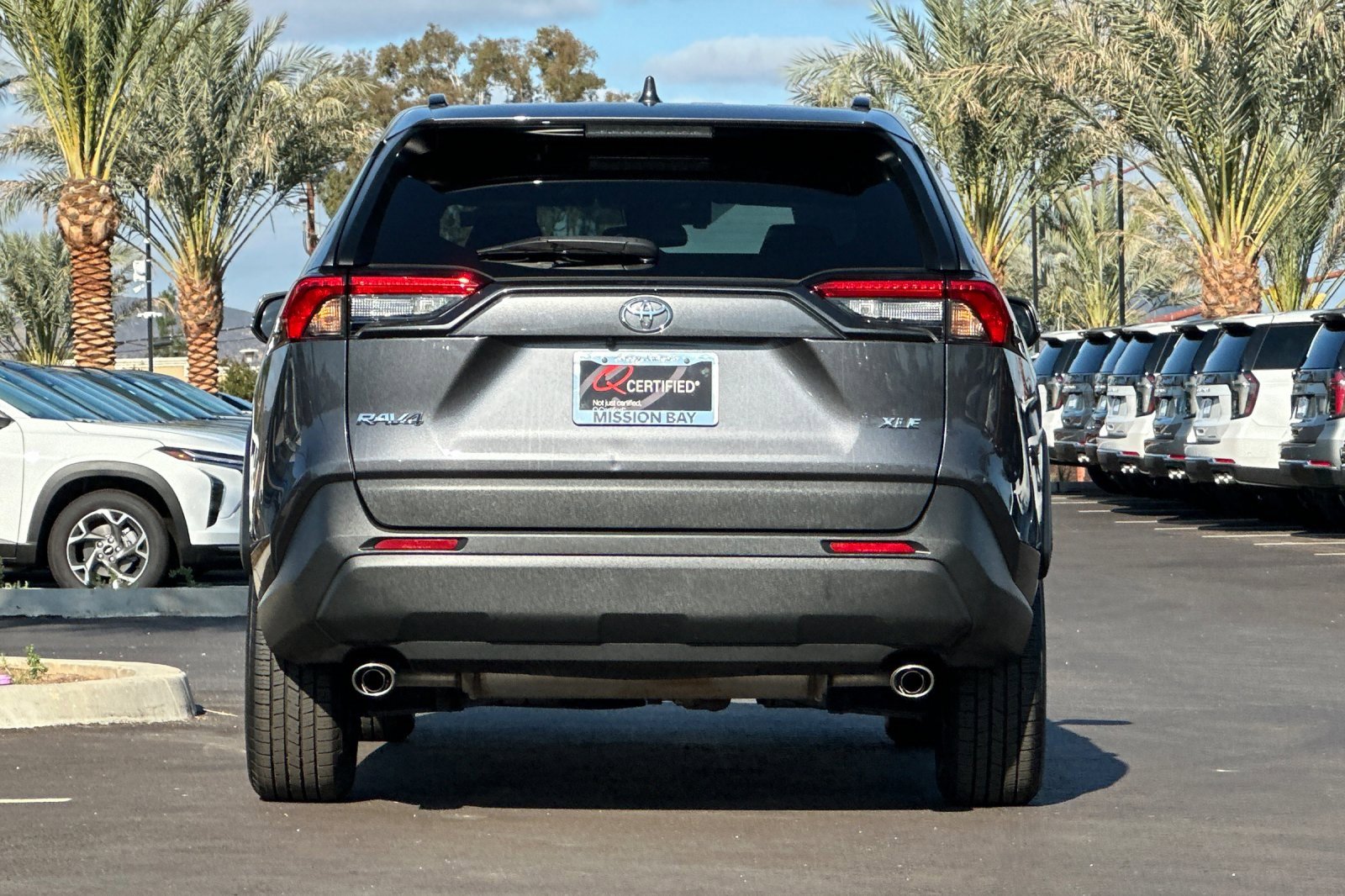 2022 Toyota RAV4 XLE photo 5