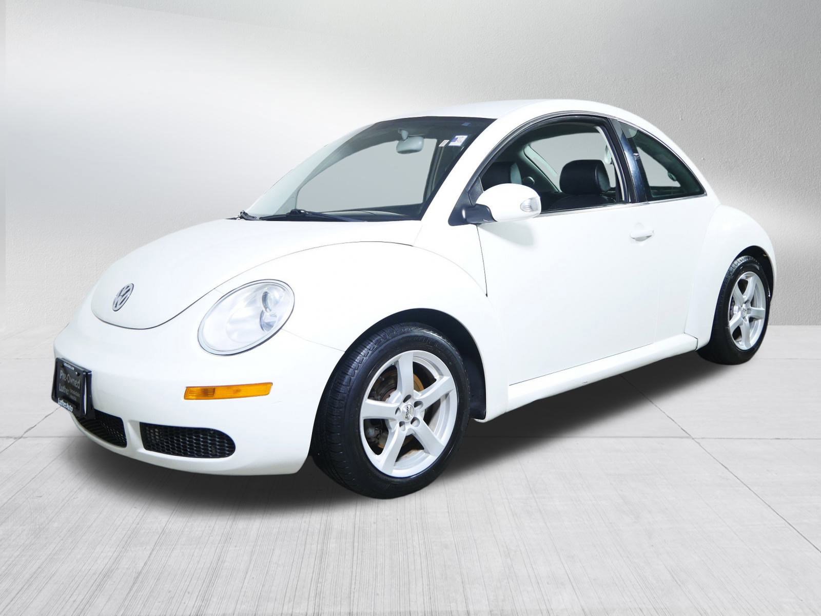 2010 Volkswagen Beetle photo 3