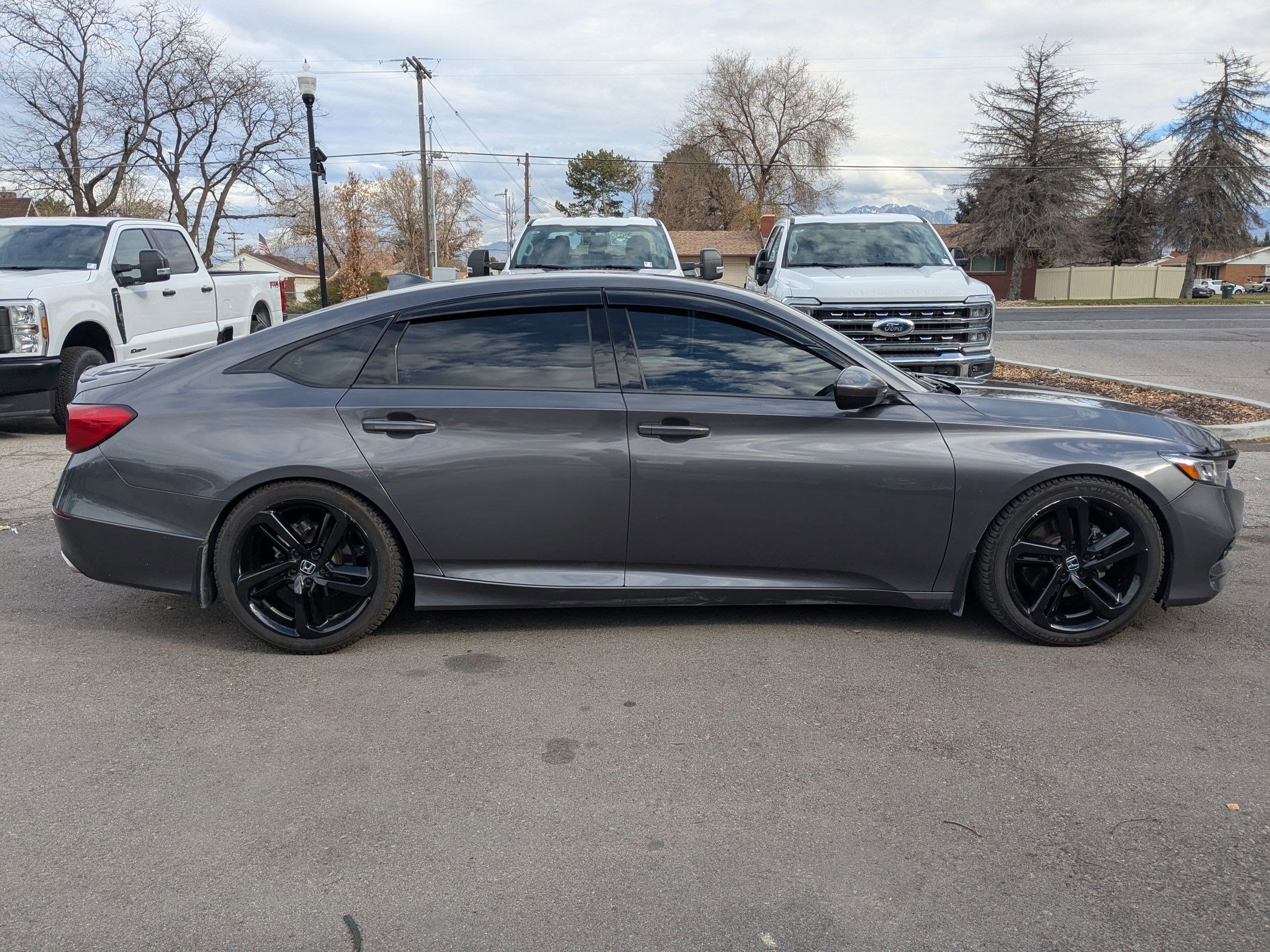 2018 Honda Accord Sport 2.0T photo 2