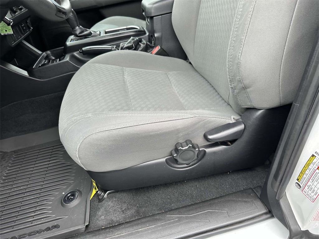 2021 Toyota Tacoma SR Access Cab photo 15