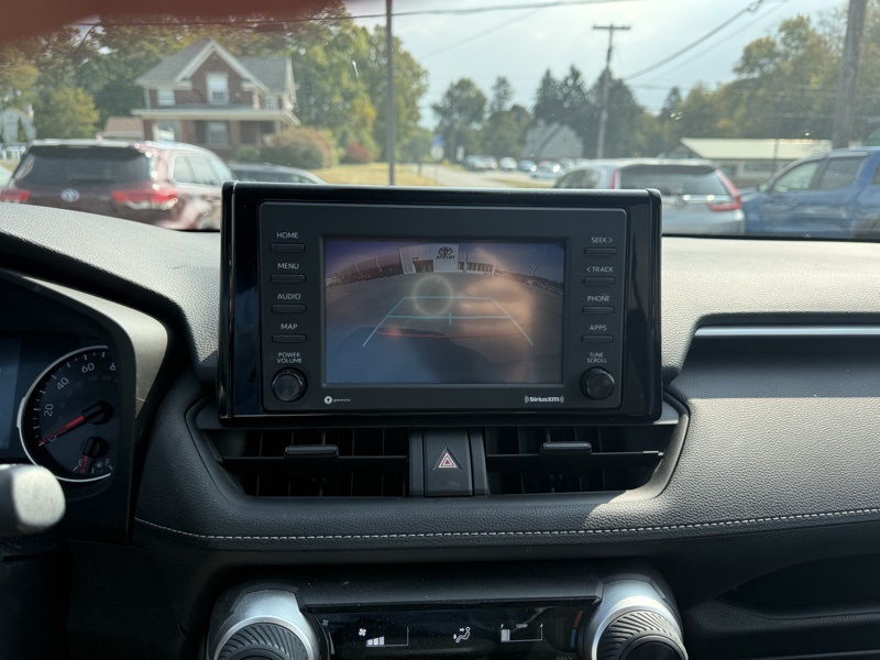 2022 Toyota RAV4 LE photo 12