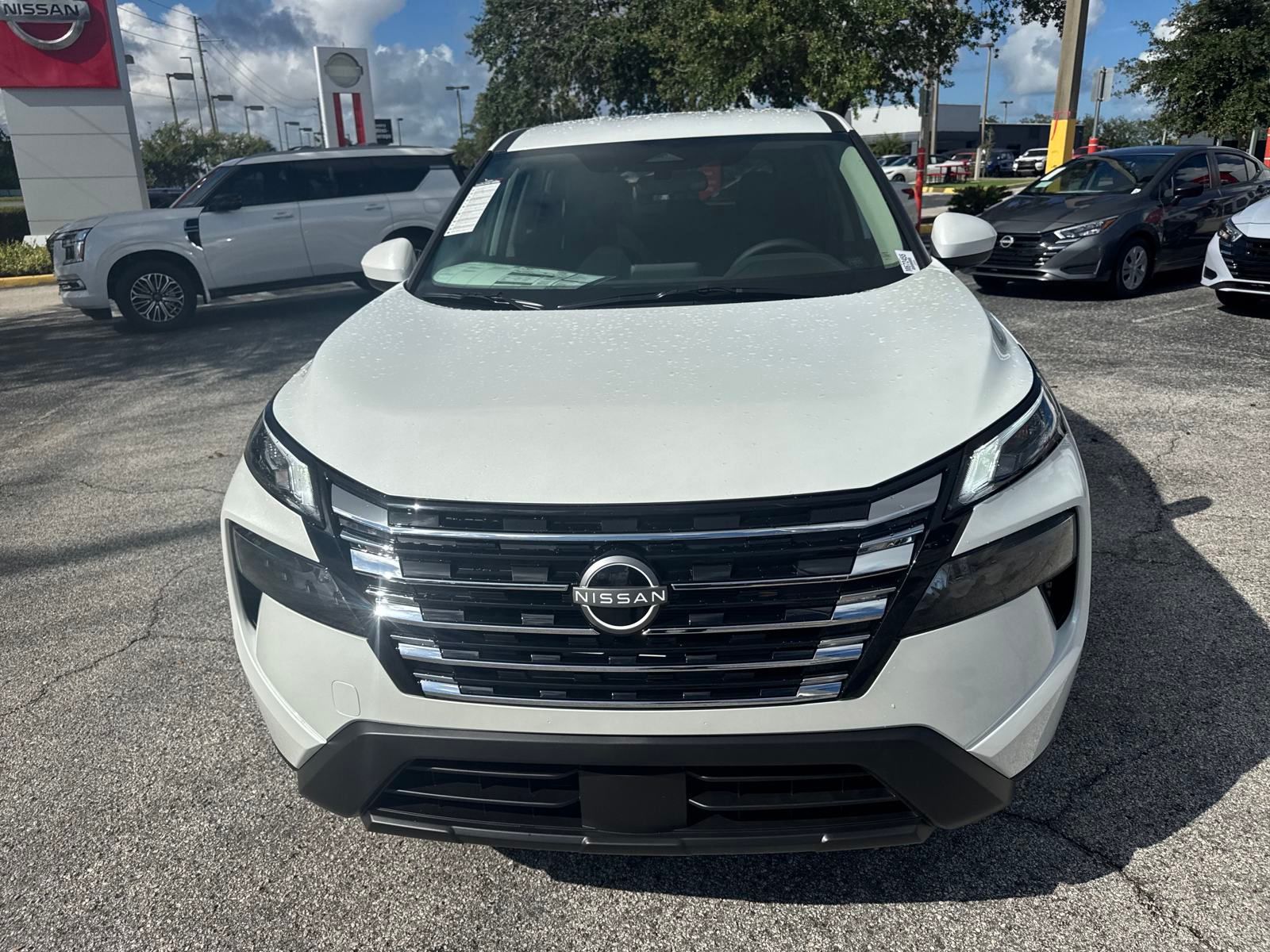 2026 Nissan Rogue SV photo 2