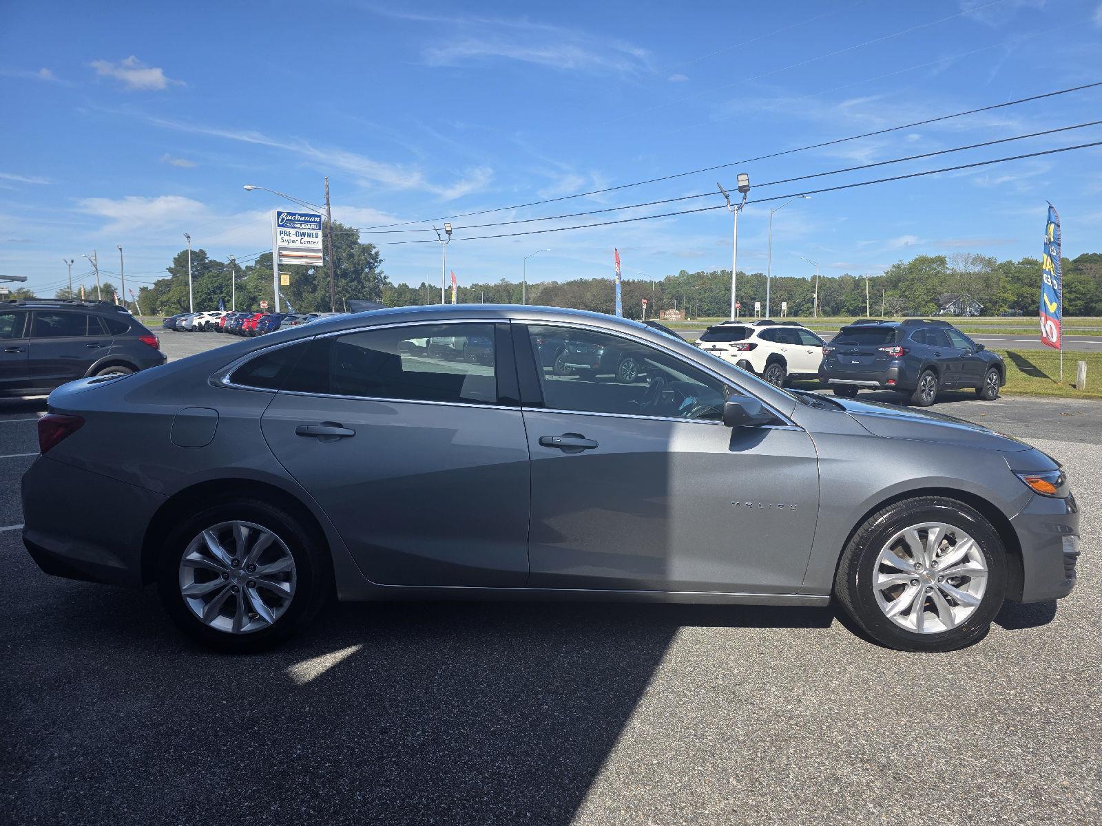 2024 Chevrolet Malibu 1LT photo 2