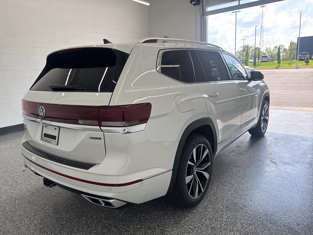 2026 Volkswagen Atlas SEL Premium R-Line photo 3