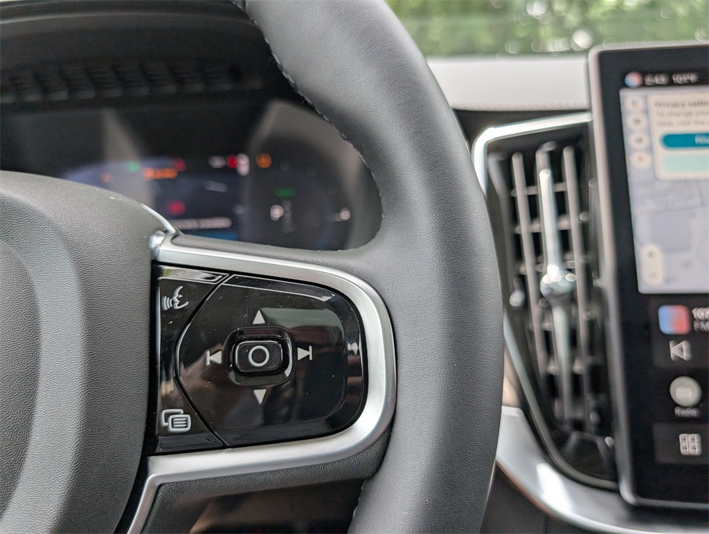 2025 Volvo XC90 T8 photo 18