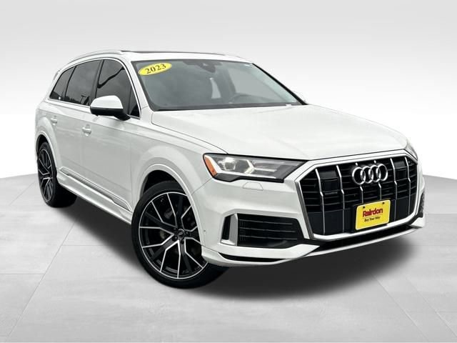 2023 Audi Q7 Premium Plus's photo