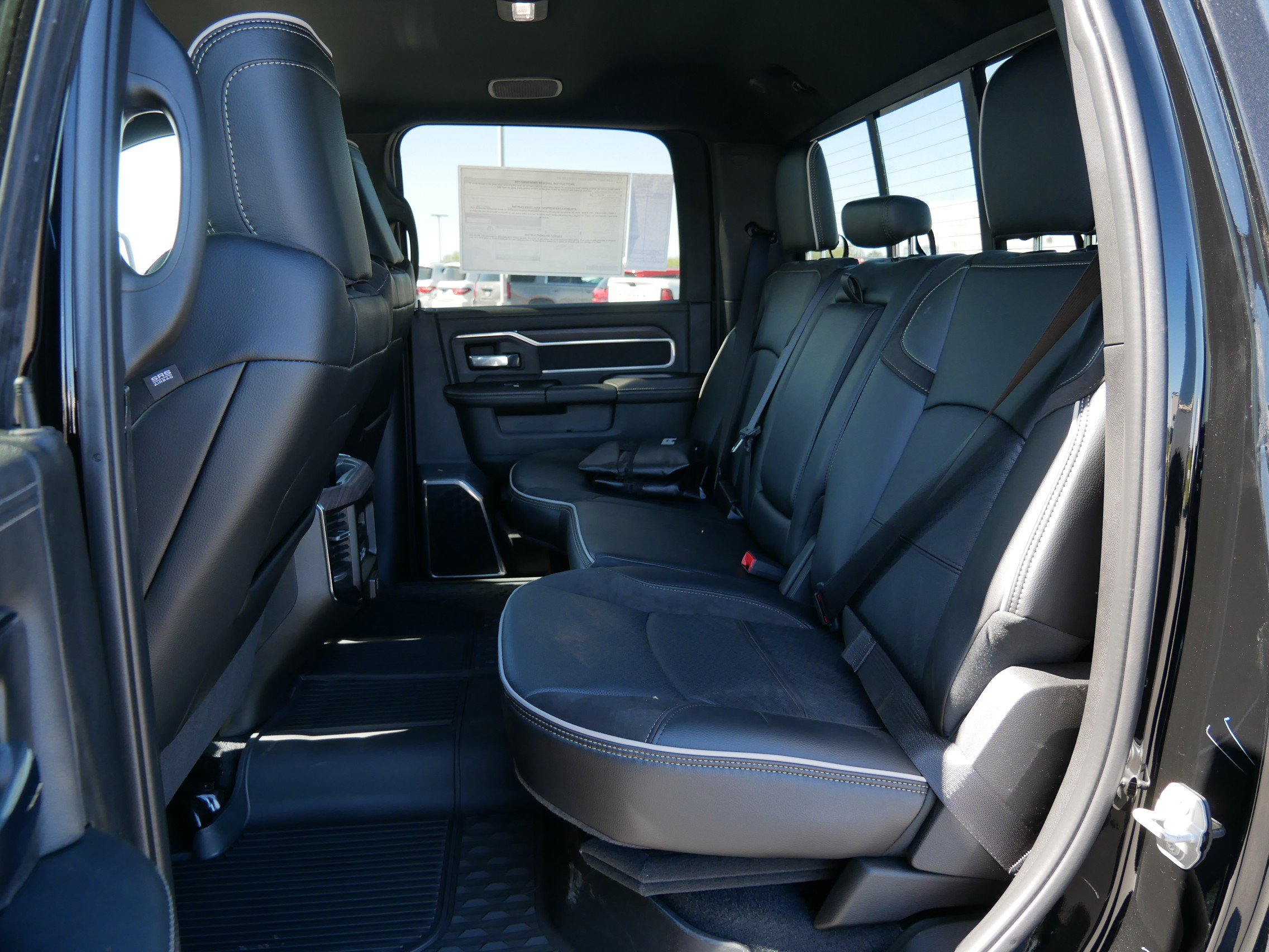 2025 Ram 2500 Laramie photo 8